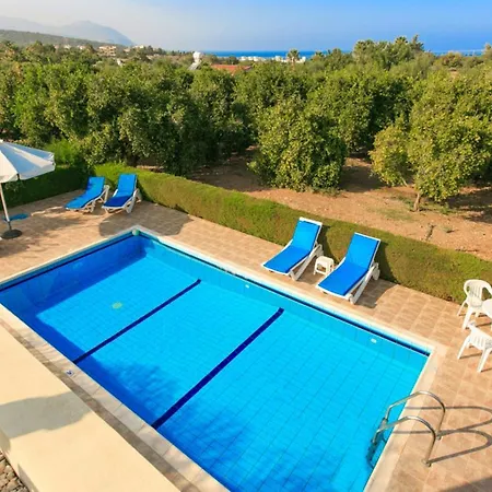 Bougainvillea Villa Polis