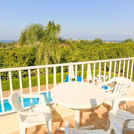 Bougainvillea Villa Polis